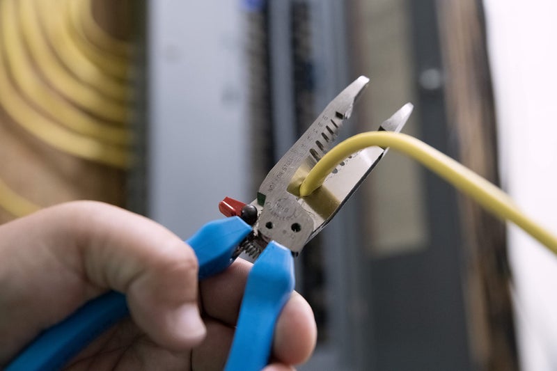 Channellock 959 8-1/2-Inch Wire Stripper with Crimper - Image 3
